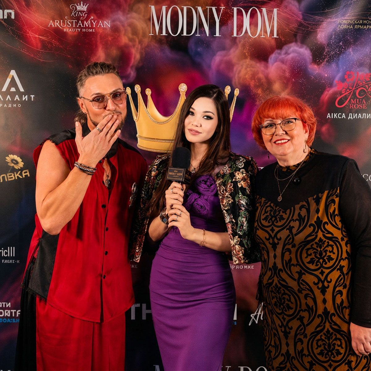 Elena Nikandrova at Diva International